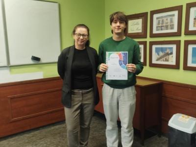 8e077366-1bdb-4795-b51b-381f3d75363b